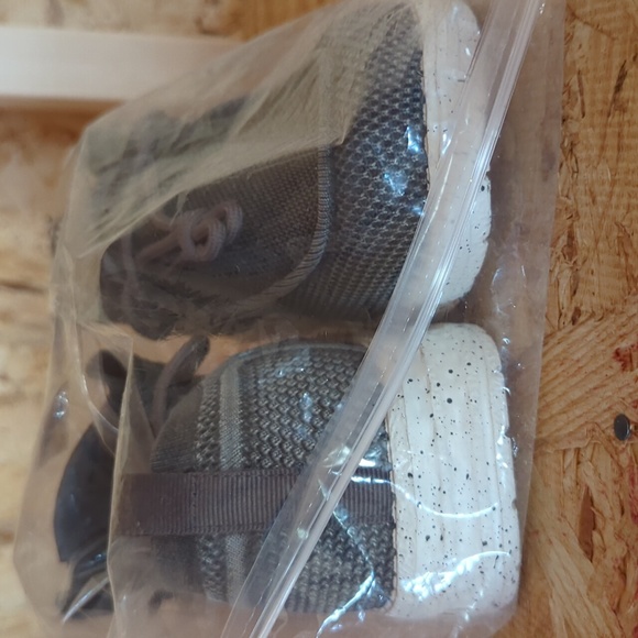 Yojaneo Slip On Shoes - Picture 4 of 7